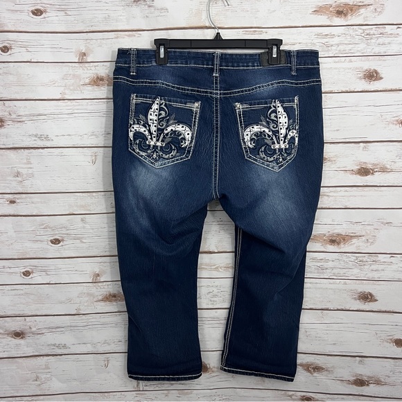 ZCO Jeans Dark Wash Embellished Pocket Denim Capris - Picture 3 of 4